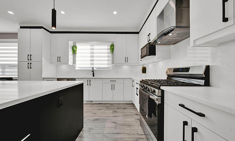 38 4217 Old Clayburn...