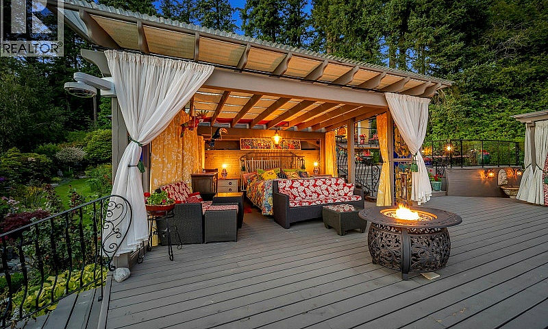 2299 Comox Ave Comox...