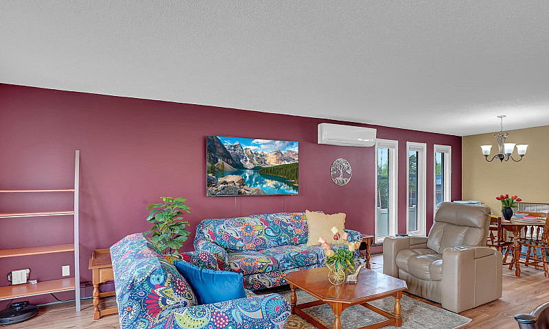 1643 General Cres...