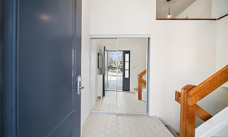 3-Bedroom House In R...