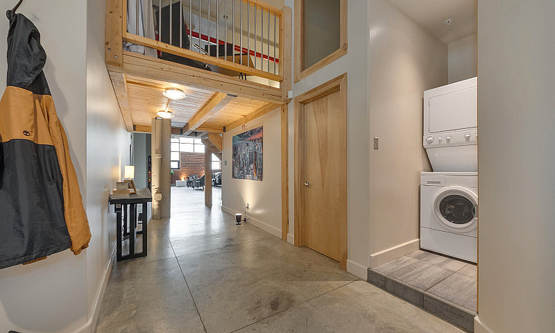 Corner Unit, New Yor...