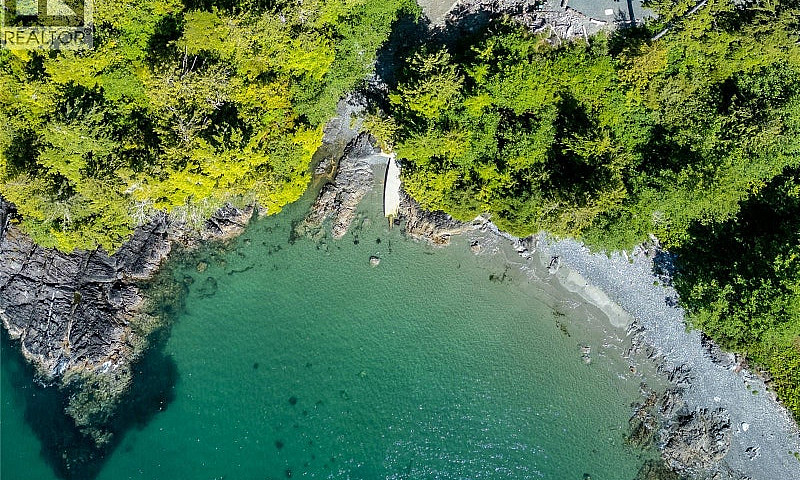 261 Cedar St Tofino,...