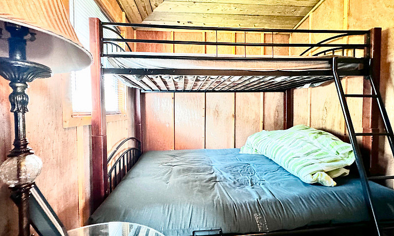 Cozy Cottage & Guest...