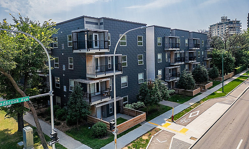 570 Stradbrook - 2 B...