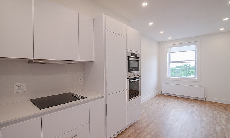Renovated 1 Bed 1 Ba...