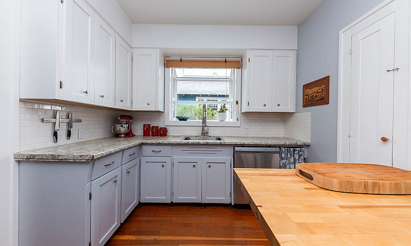 786 St Paul St 4 Bdr...