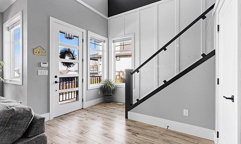 36 4295 Old Clayburn...
