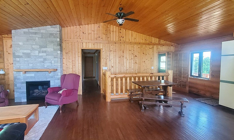Beautiful Acreage Wi...