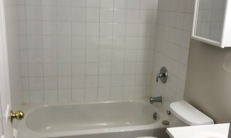 Like New 2 Br In Mar...