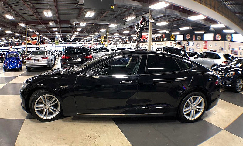 2016 Tesla Model S A...