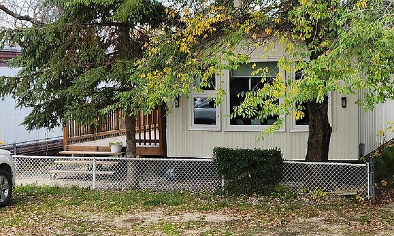 513 7Th Avenue S Sto...