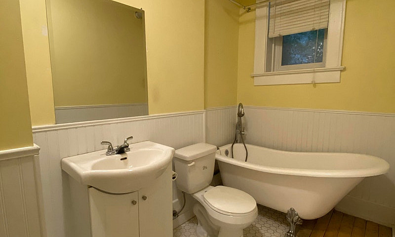 Charming Basement Un...
