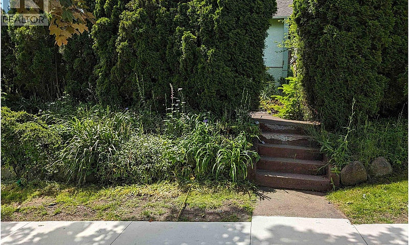 3582 W King Edward A...