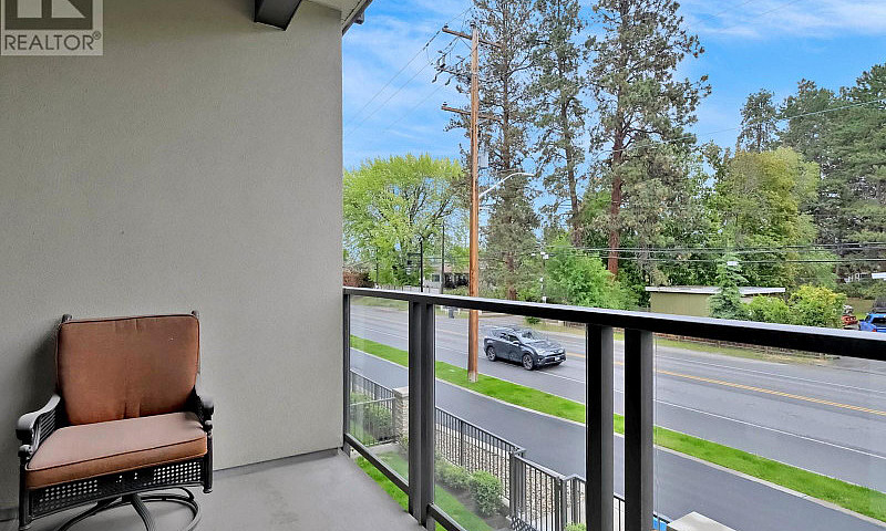 4380 Lakeshore Road ...
