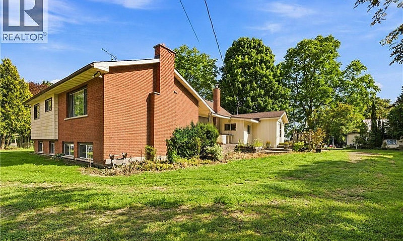 994 Safari Road Hami...