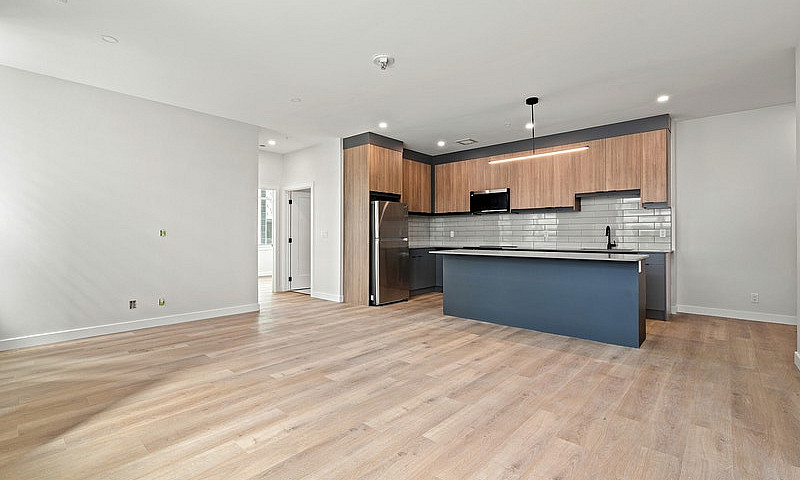 Downtown 2-Bedroom –...