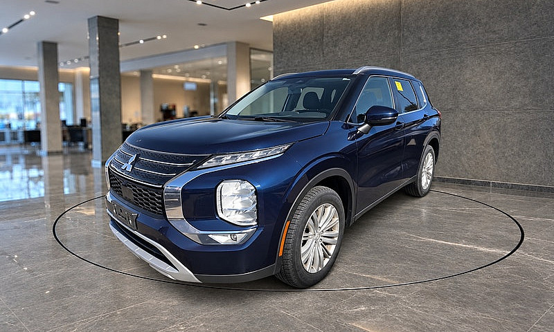 2023 Mitsubishi Outl...