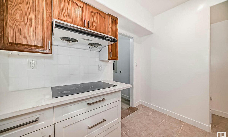 9646-73Ave House For...