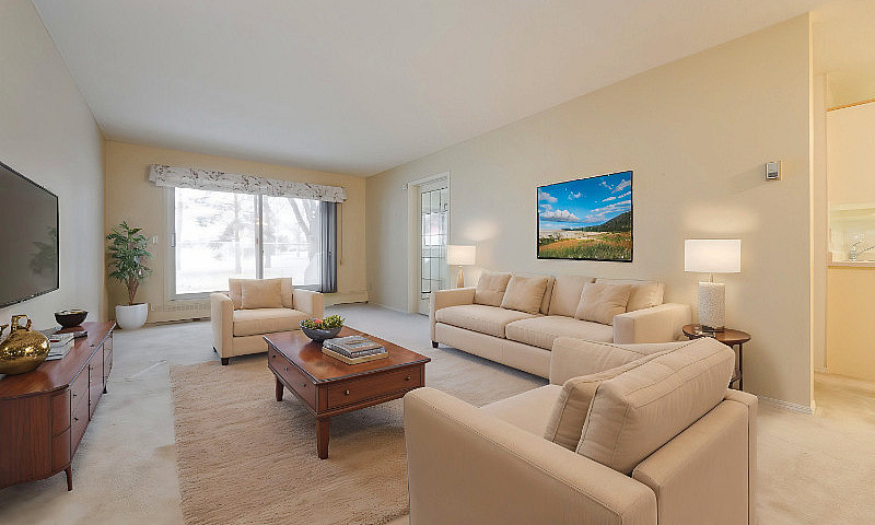 Bright 2 Bedroom, 40...