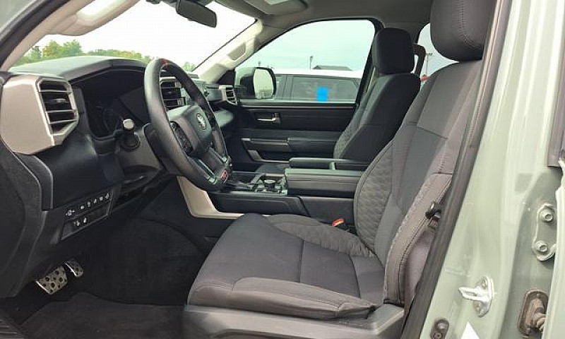 2023 Toyota Tundra 4...