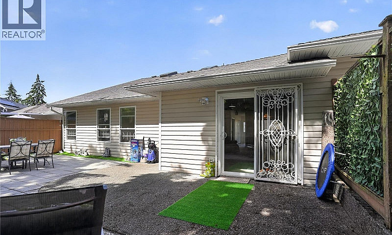 131 240 Stanford Ave...