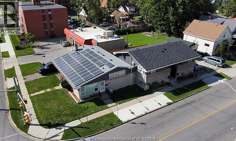 3186 Wyandotte Stree...
