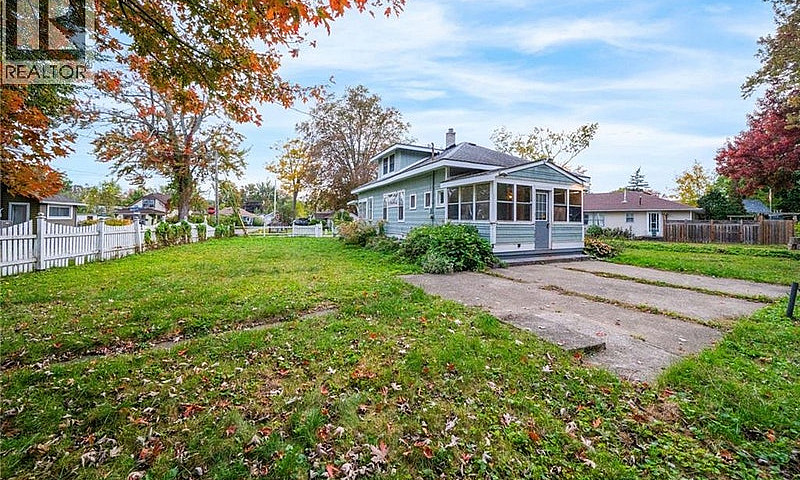 42 Cambridge Road E ...