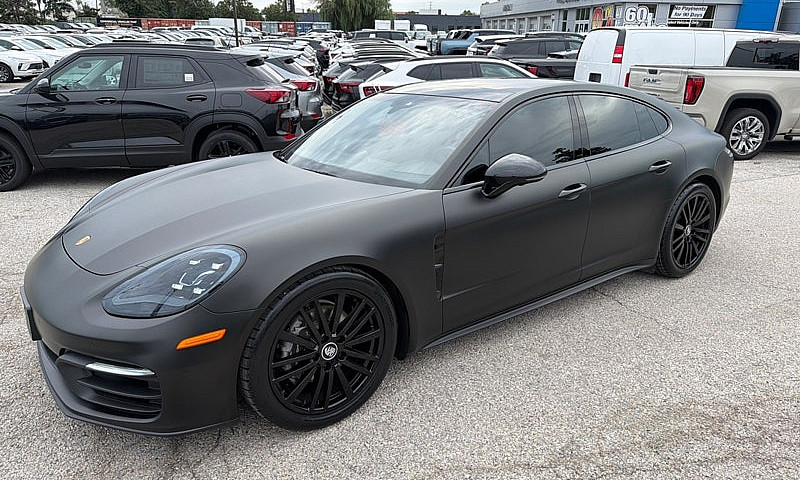 2021 Porsche Panamer...