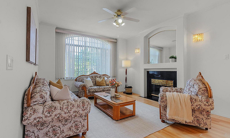 12256 64A Avenue Sur...
