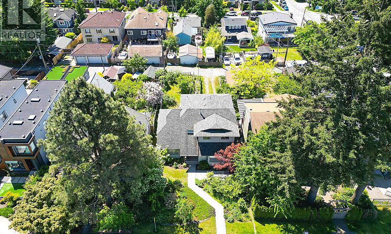 513 E 5Th Street Nor...