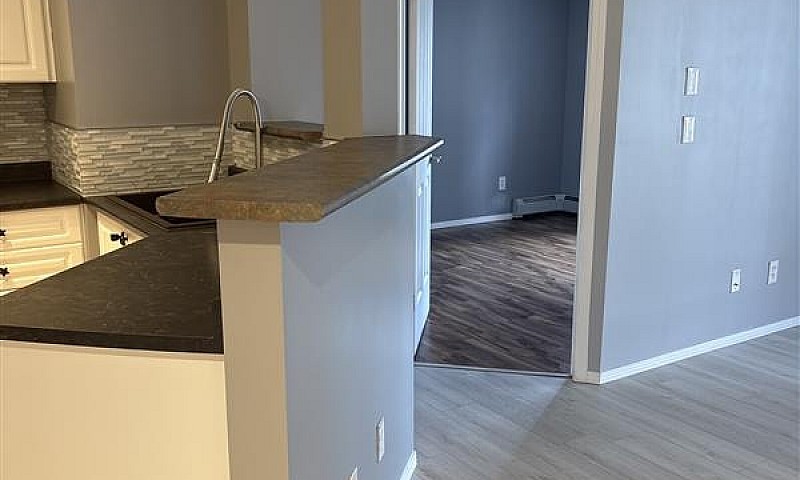 Stunning 2 Bedroom, ...