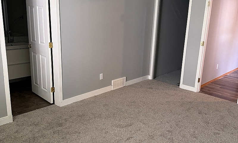 3 Bedroom Basement S...