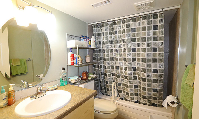 Renovated Bungalow O...