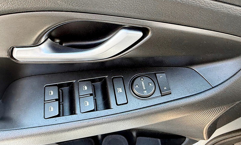 2020 Hyundai Elantra...