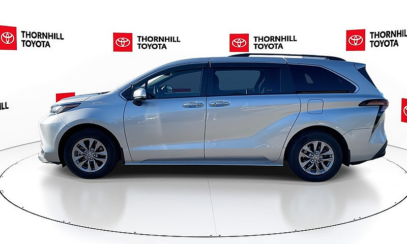 2023 Toyota Sienna X...