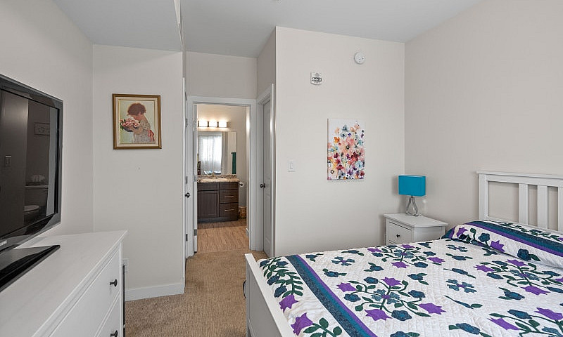 Like New 3 Bedroom, ...