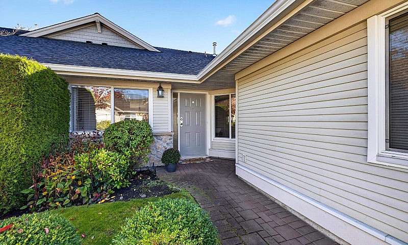 23 17516 4 Avenue Su...
