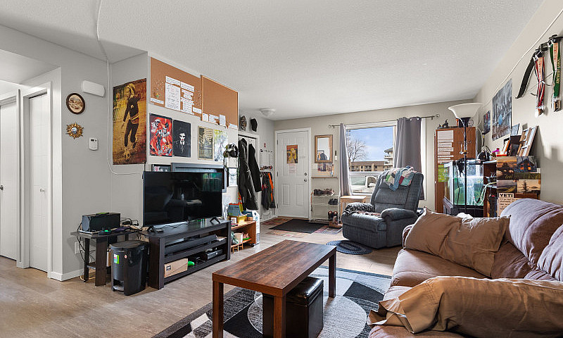 6547 Rochdale Blvd -...