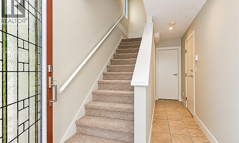 2105 Greenhill Rise ...