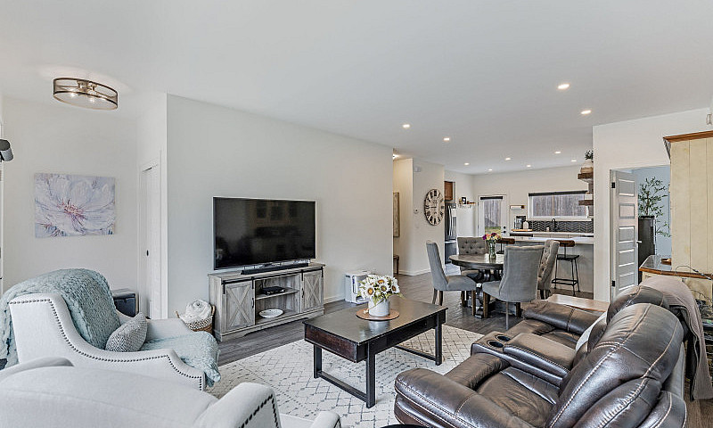 Stunning 3Bdrm Bunga...