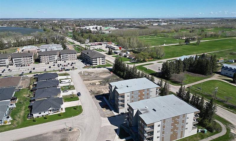 315 Oxford Common Co...