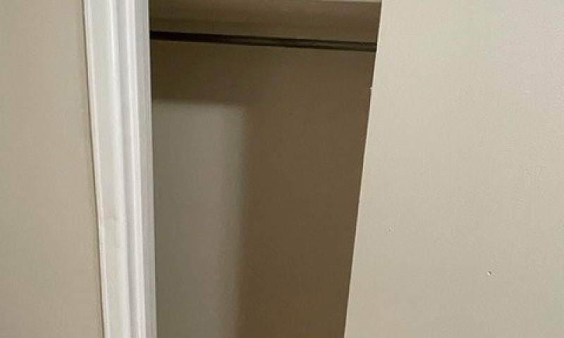 530 Young  - 1 Br Av...