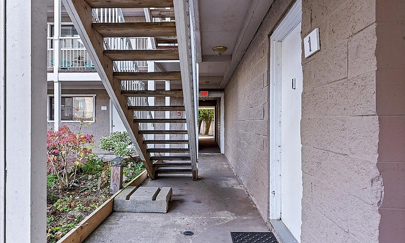 1 450 Esplanade Aven...