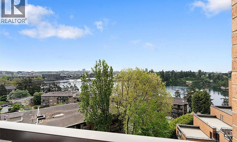 703 103 Gorge Rd E V...