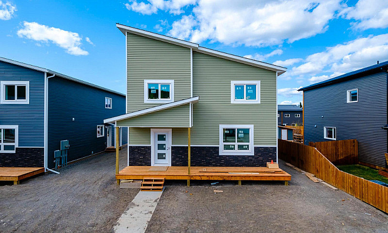 Brand New Home W/Leg...