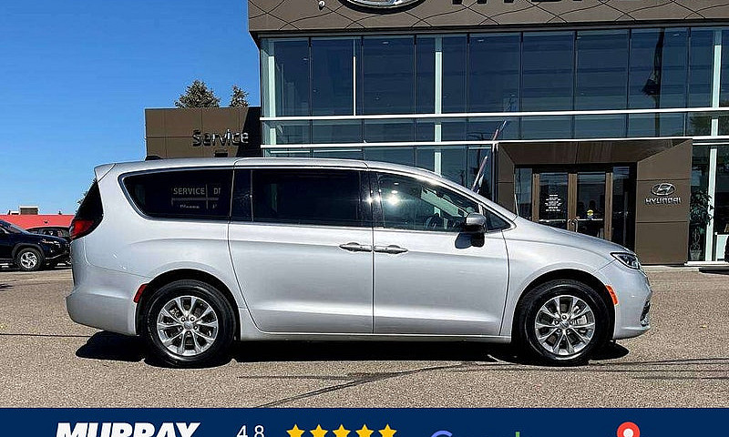 2023 Chrysler Pacifi...