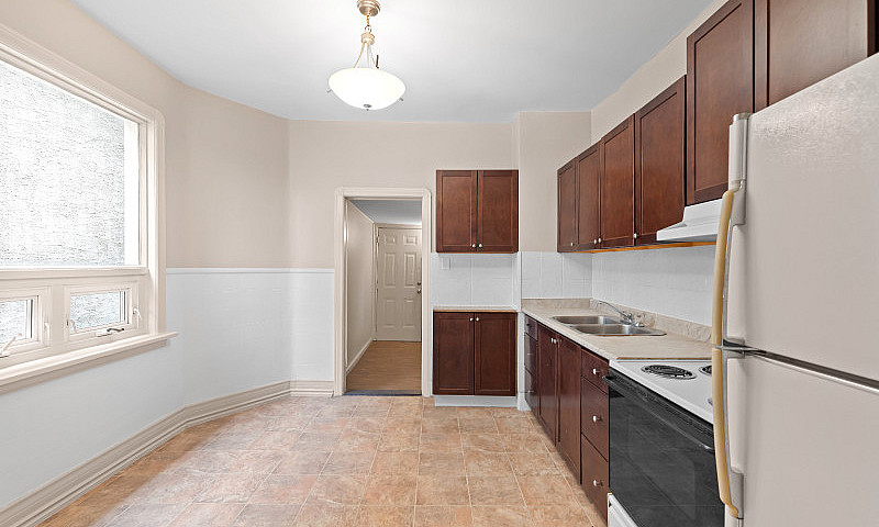 Spacious 5Bdrm 2Bthr...