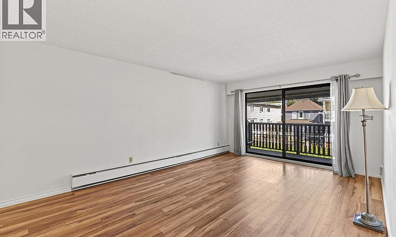 315 310 W 3Rd Street...