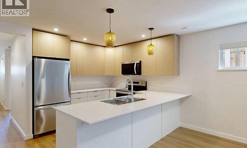 7172 Edgehill Cresce...
