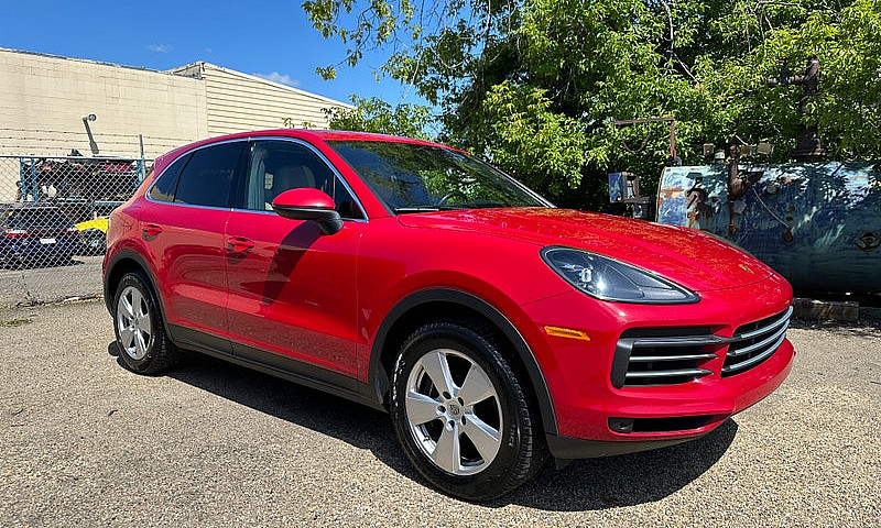 2022 Porsche Cayenne...